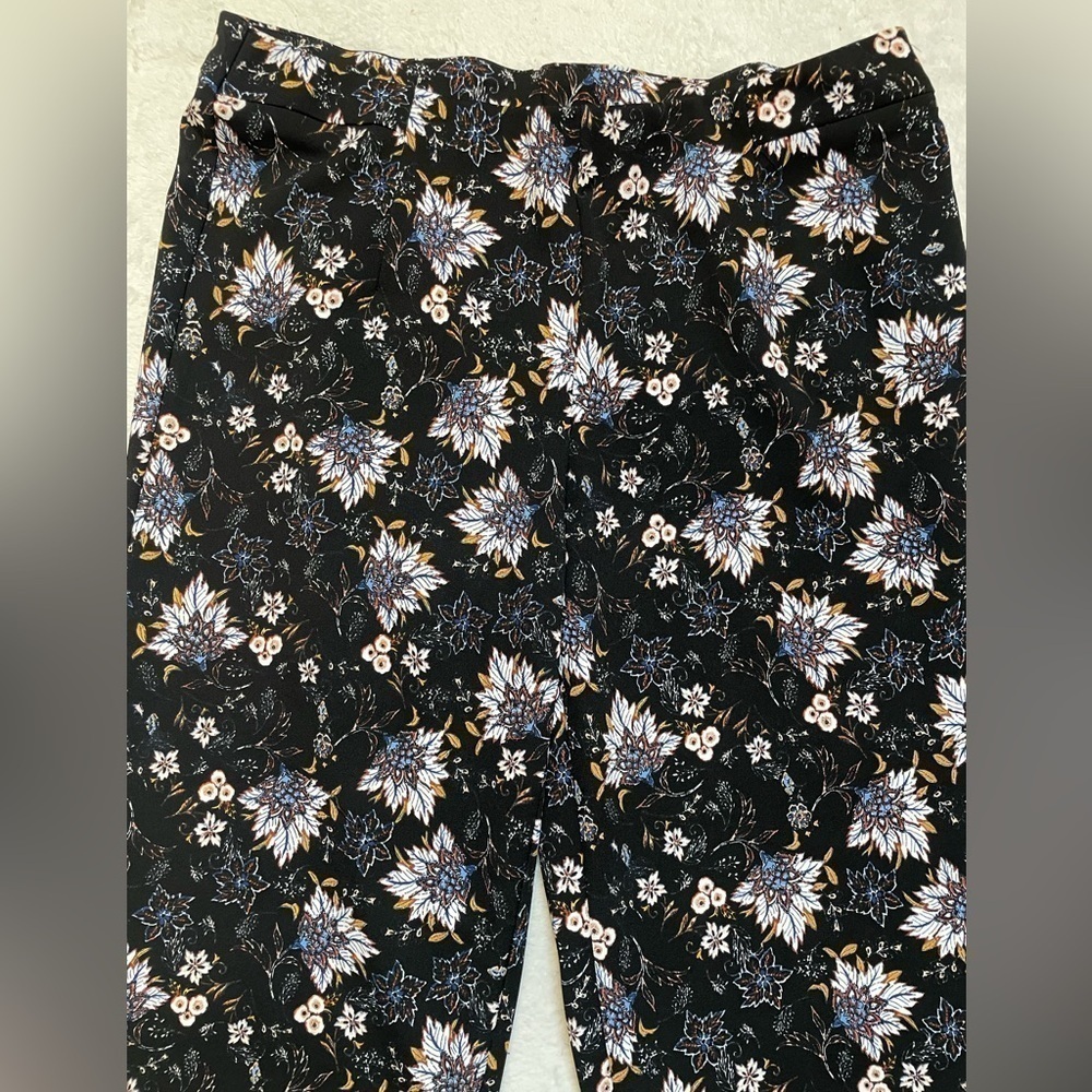 Zoe + Phoebe bohemian dress pants Stretchy Floral pattern. Size L - Picture 2 of 10
